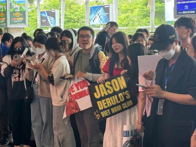 Chi Pu, MONO 'cháy hết mình' dù Jason Derulo hủy show sát giờ diễn