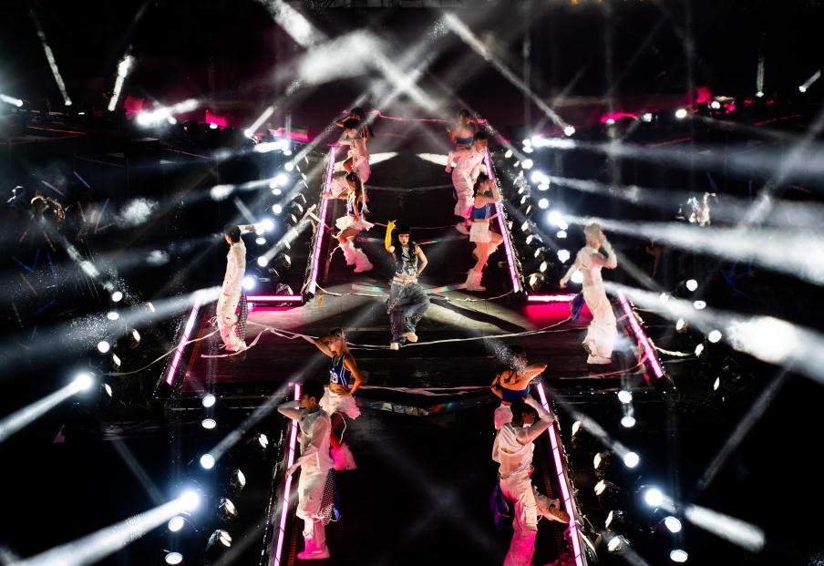 Chi Pu, MONO 'cháy hết mình' dù Jason Derulo hủy show sát giờ diễn