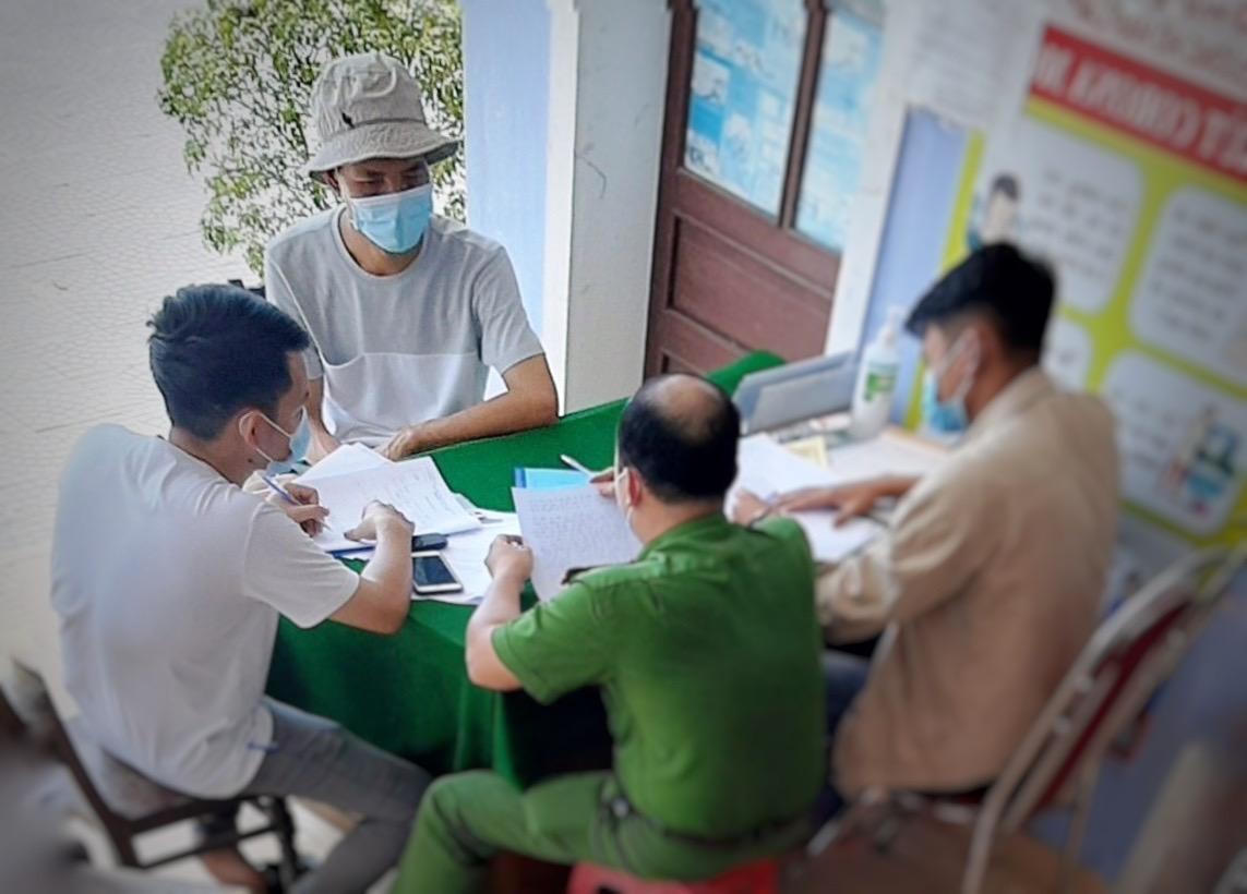 Phạt 7,5 triệu đồng vì bốc dỡ hàng hóa không chấp hành biện pháp chống dịch