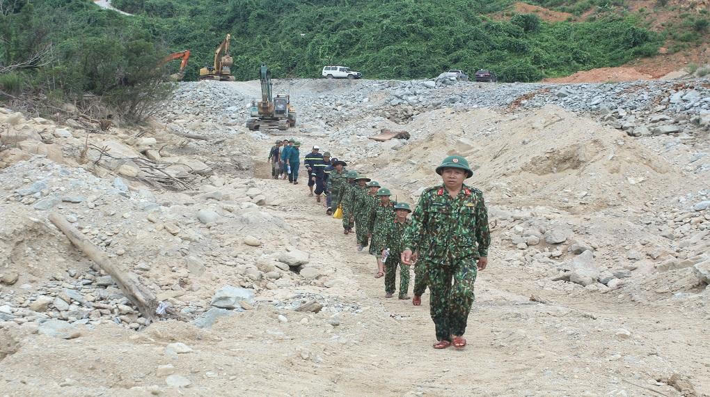 Dốc tổng lực tìm công nhân mất tích tại khu vực sâu, trũng Rào Trăng 3 