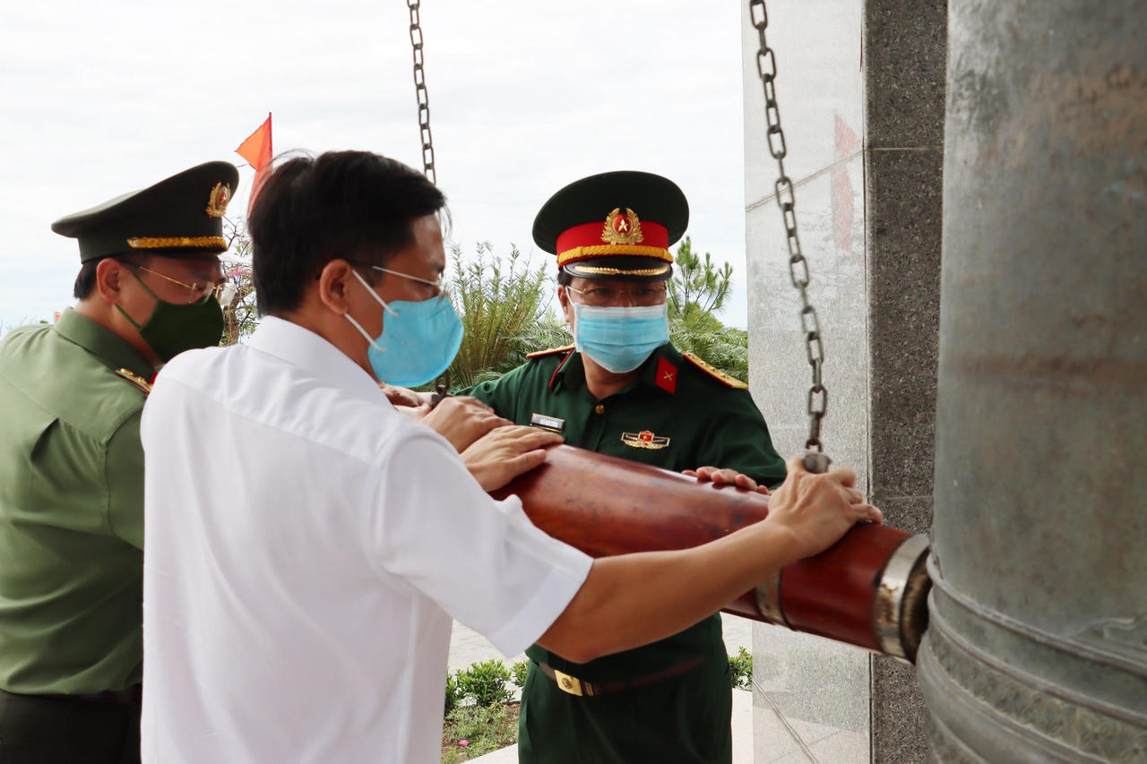Tri ân người có công với cách mạng nhân dịp kỉ niệm 74 năm Ngày Thương binh - Liệt sỹ
