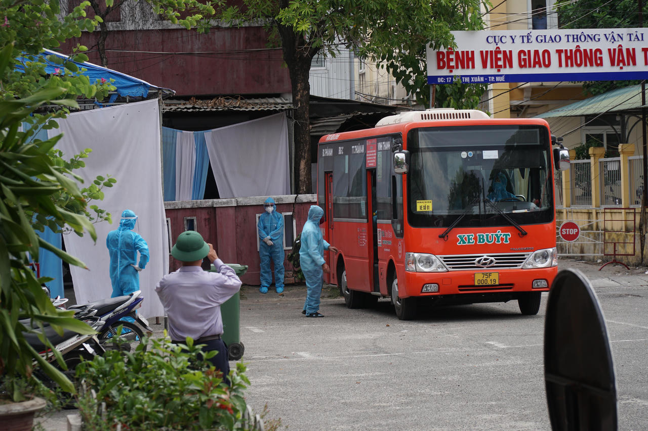 376 người dân từ TP HCM về tới Huế bằng tàu hoả