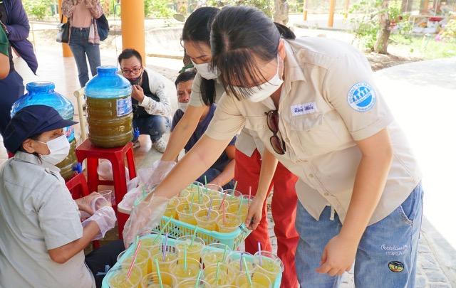 Huế nối vòng tay yêu thương giữa dịch COVID-19