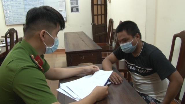 Bắt 2 đối tượng vào tận nhà cướp giật tài sản