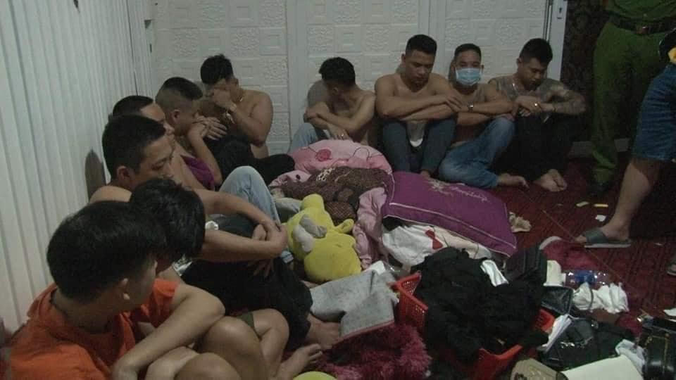 Bắt quả tang 29 thanh niên nam, nữ tụ tập sử dụng ma túy tại nhà hàng