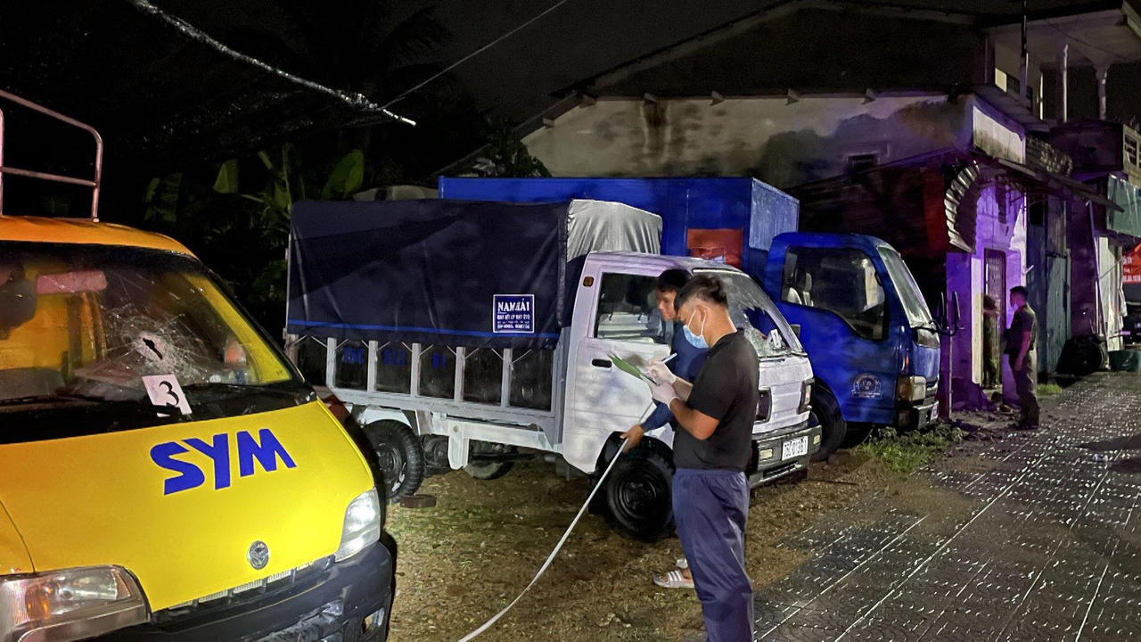 Bắt khẩn cấp đối tượng nghiện đập phá nhiều xe ô tô