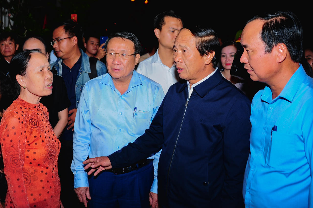 Phó Thủ tướng Lê Văn Thành kiểm tra công tác khắc phục hậu quả mưa lũ tại Quảng Trị