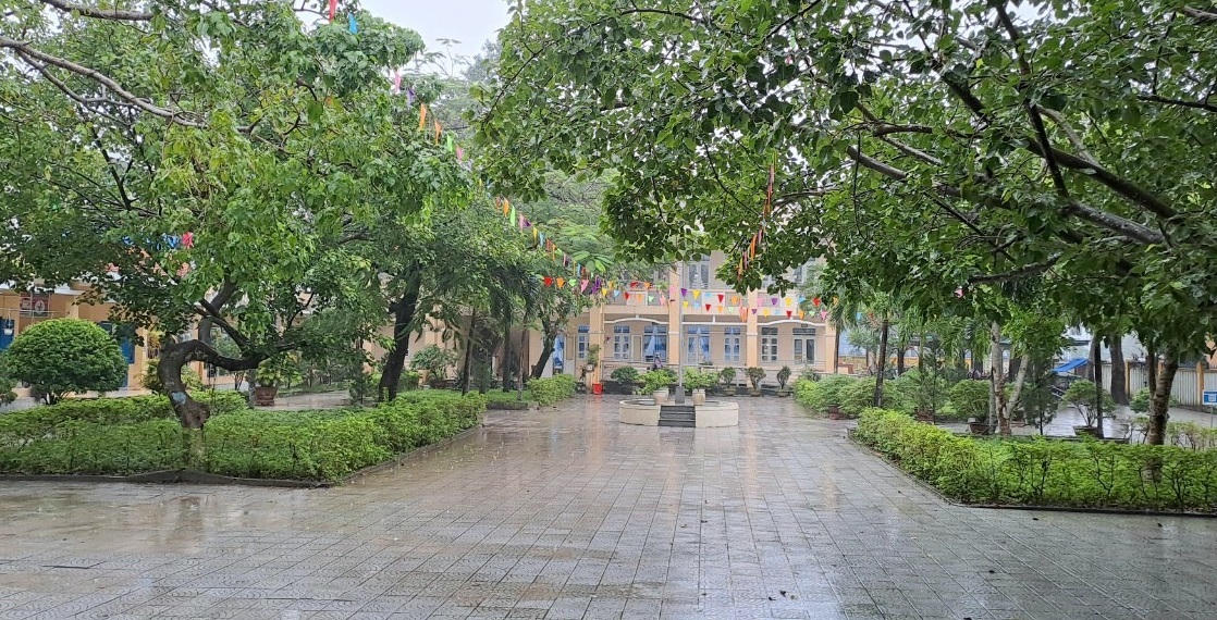 Hiệu trưởng Trường Tiểu học Vinh Hiền: Một đảng viên tận tuỵ, một giáo viên tâm huyết