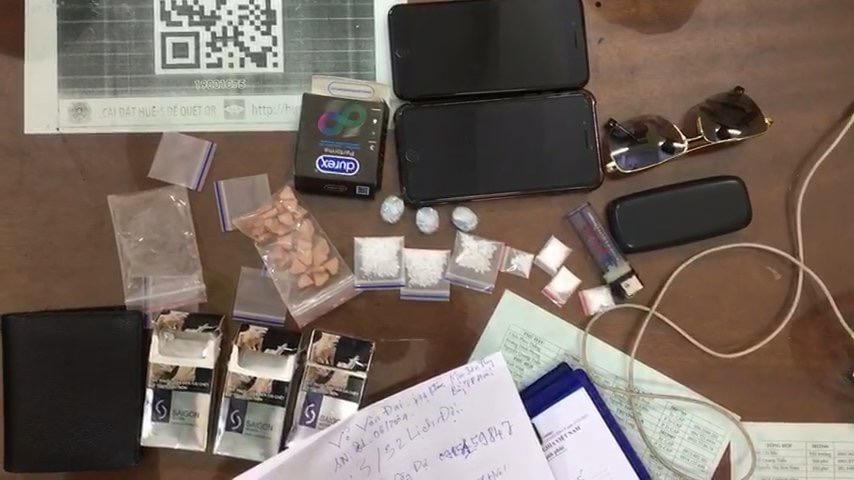 Bắt vi phạm giao thông, phát hiện tàng trữ ma túy