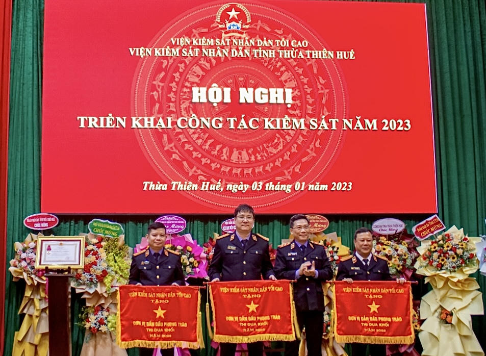 VKSND tỉnh Thừa Thiên Huế vinh dự đón nhận Huân chương Lao động hạng Nhất