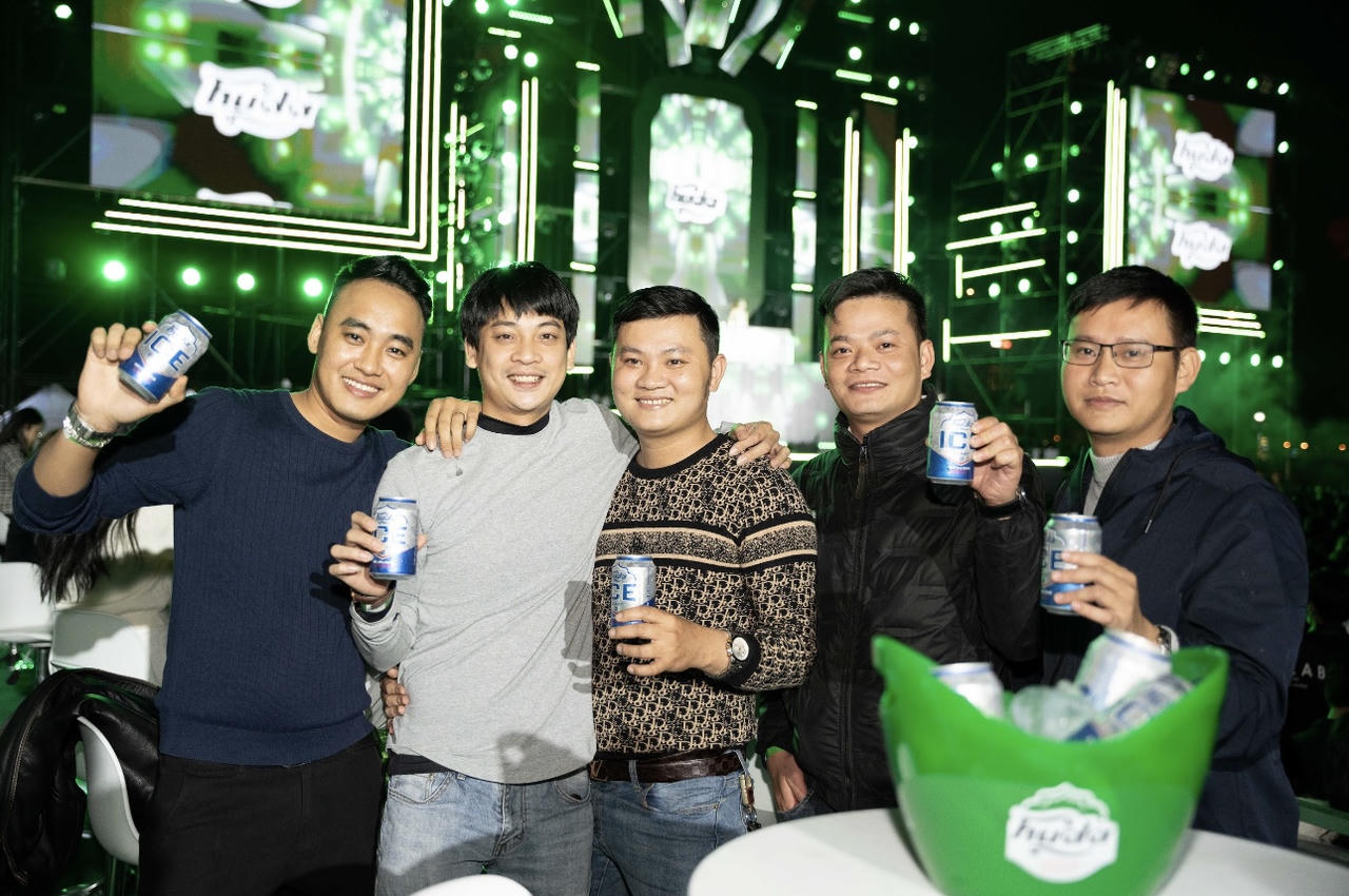 Người dân Quảng Bình tưng bừng đón "Tết lớn bất ngờ" cùng Huda