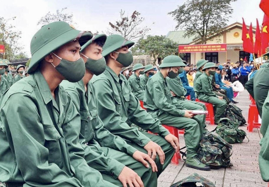 950 thanh niên Quảng Trị hăng hái lên đường nhập ngũ