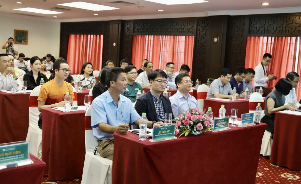 Khởi tranh Giải chạy VnExpress Marathon Imperial Huế 2023