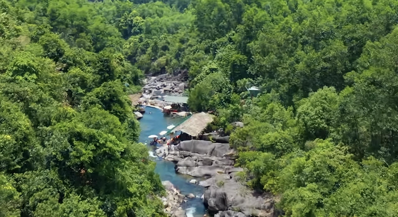 Suối Tiên hoang sơ, đẹp mê hoặc lòng người