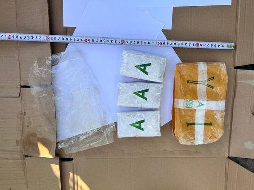 Quảng Trị: Bắt 2 đối tượng vận chuyển 8.000 viên ma tuý 