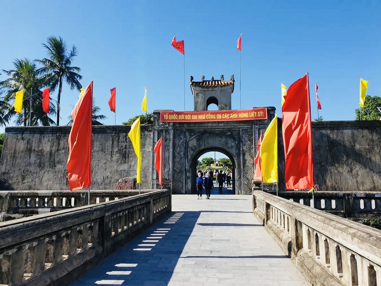 Thành cổ Quảng Trị- Miền cỏ cháy đã tươi xanh sắc lá