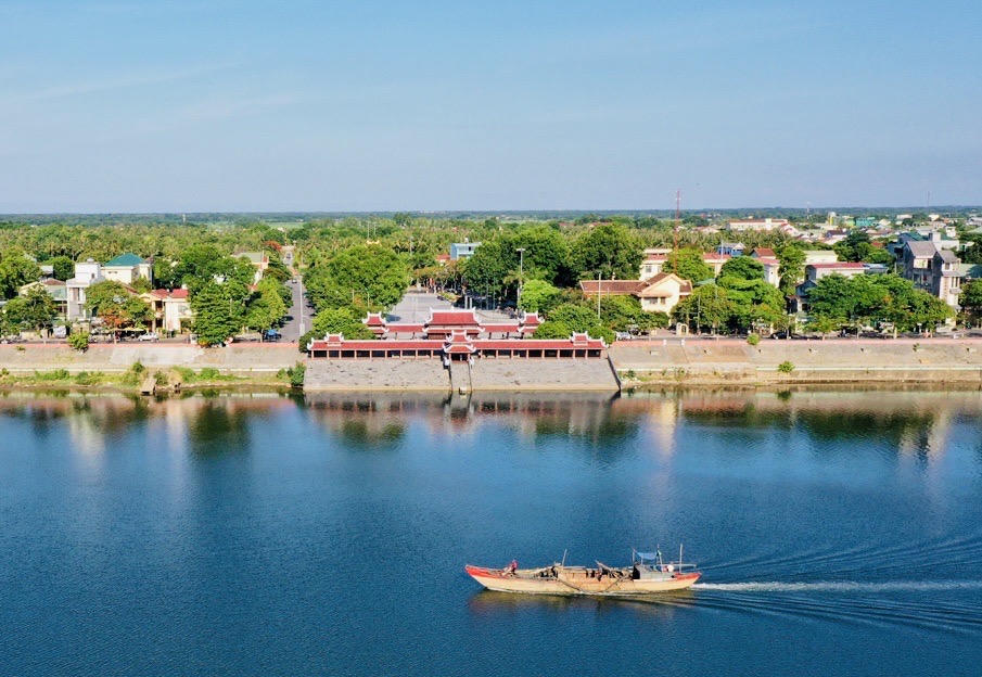 Thành cổ Quảng Trị- Miền cỏ cháy đã tươi xanh sắc lá