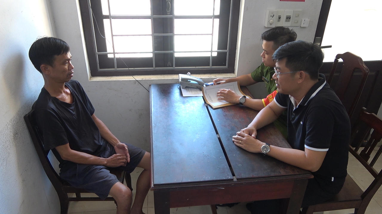 Chủ quán cà phê chuyên môi giới mại dâm