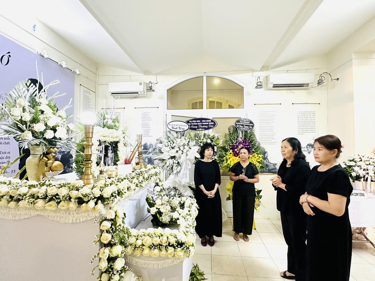 Đêm thơ, nhạc xúc động tưởng nhớ vợ chồng nhà văn Hoàng Phủ Ngọc Tường tại Huế