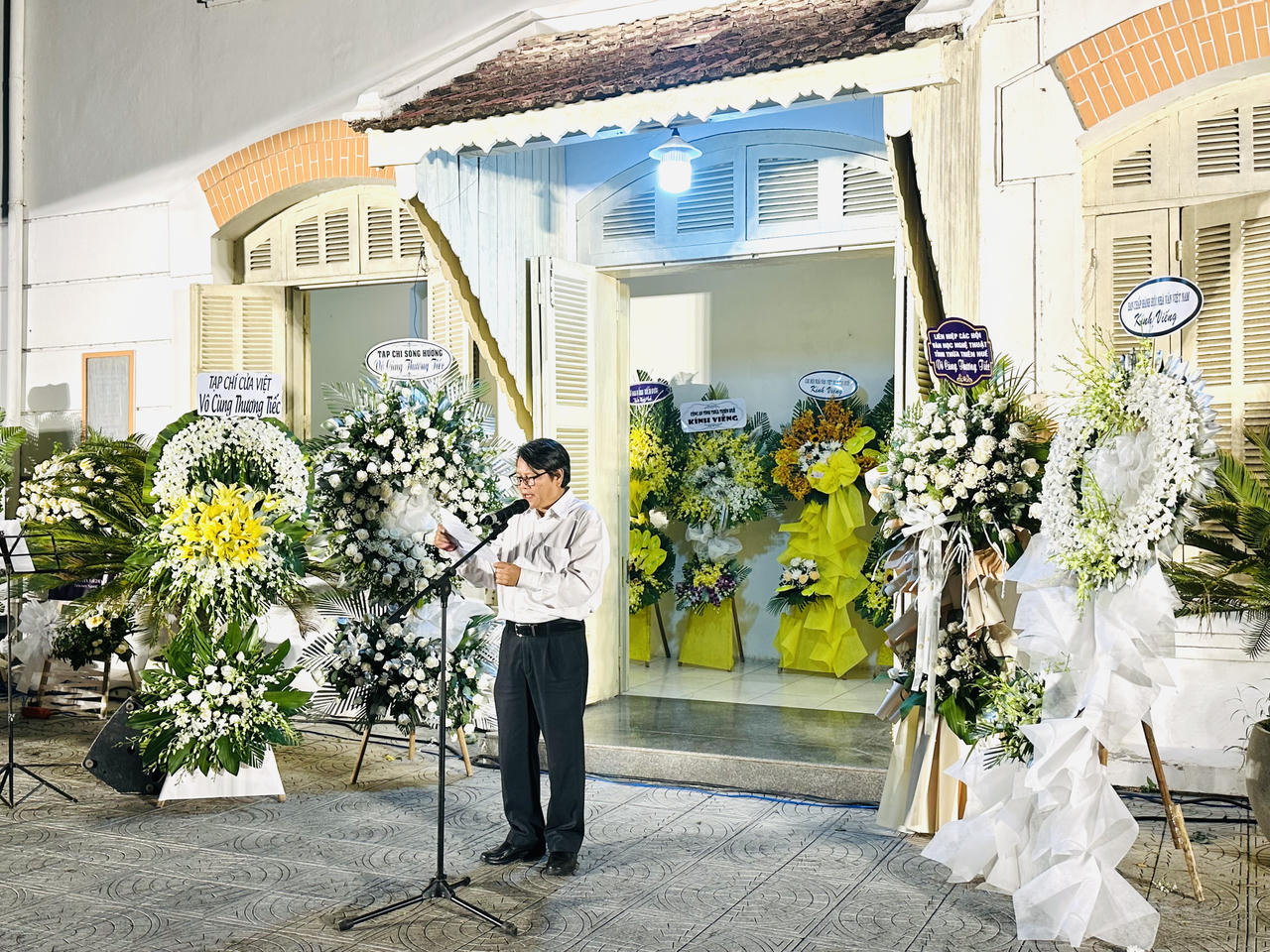 Đêm thơ, nhạc xúc động tưởng nhớ vợ chồng nhà văn Hoàng Phủ Ngọc Tường tại Huế