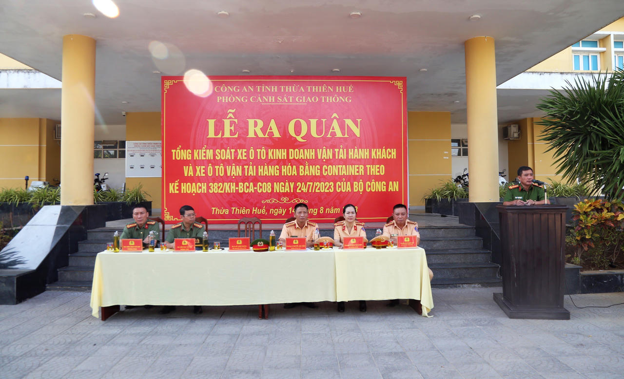Thừa Thiên Huế ra quân kiểm soát xe khách, container: Kiên quyết không có ngoại lệ