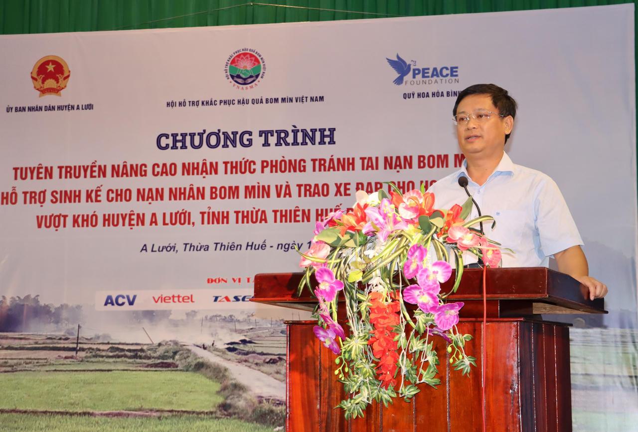 Hỗ trợ sinh kế cho nạn nhân bom mìn tại Thừa Thiên Huế