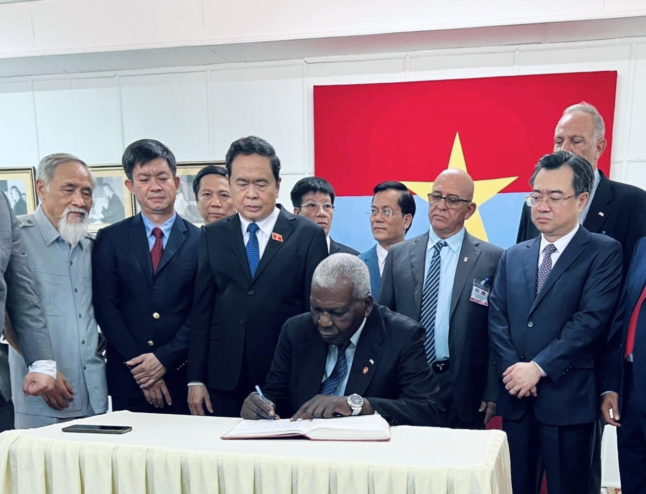 Chủ tịch Quốc hội Cuba thăm Quảng Trị