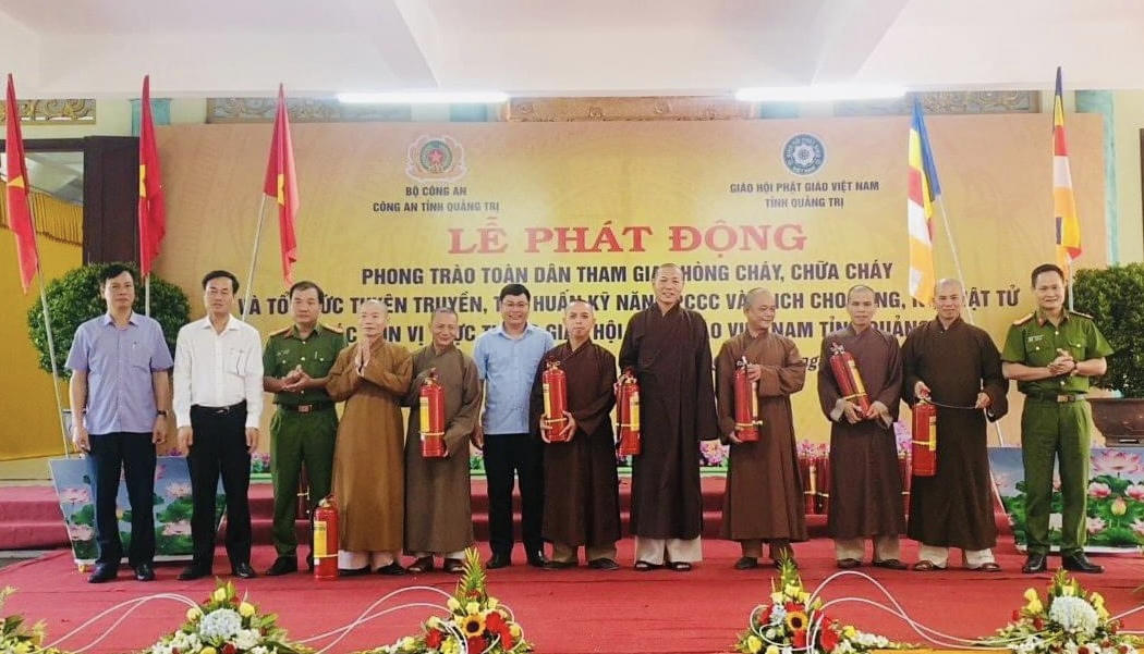 Tuyên truyền phòng cháy chữa cháy cho hơn 500 tăng ni, phật tử