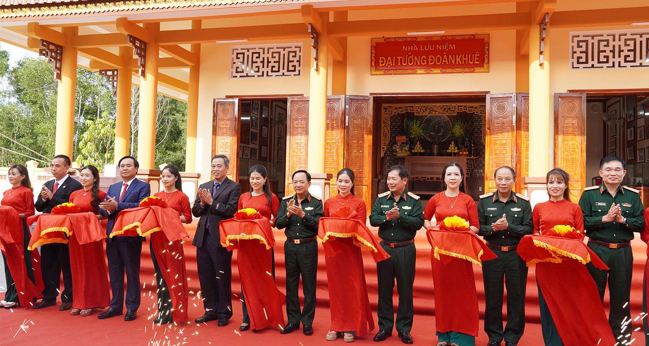 Hội thảo khoa học nhân kỷ niệm 100 năm Ngày sinh Đại tướng Đoàn Khuê