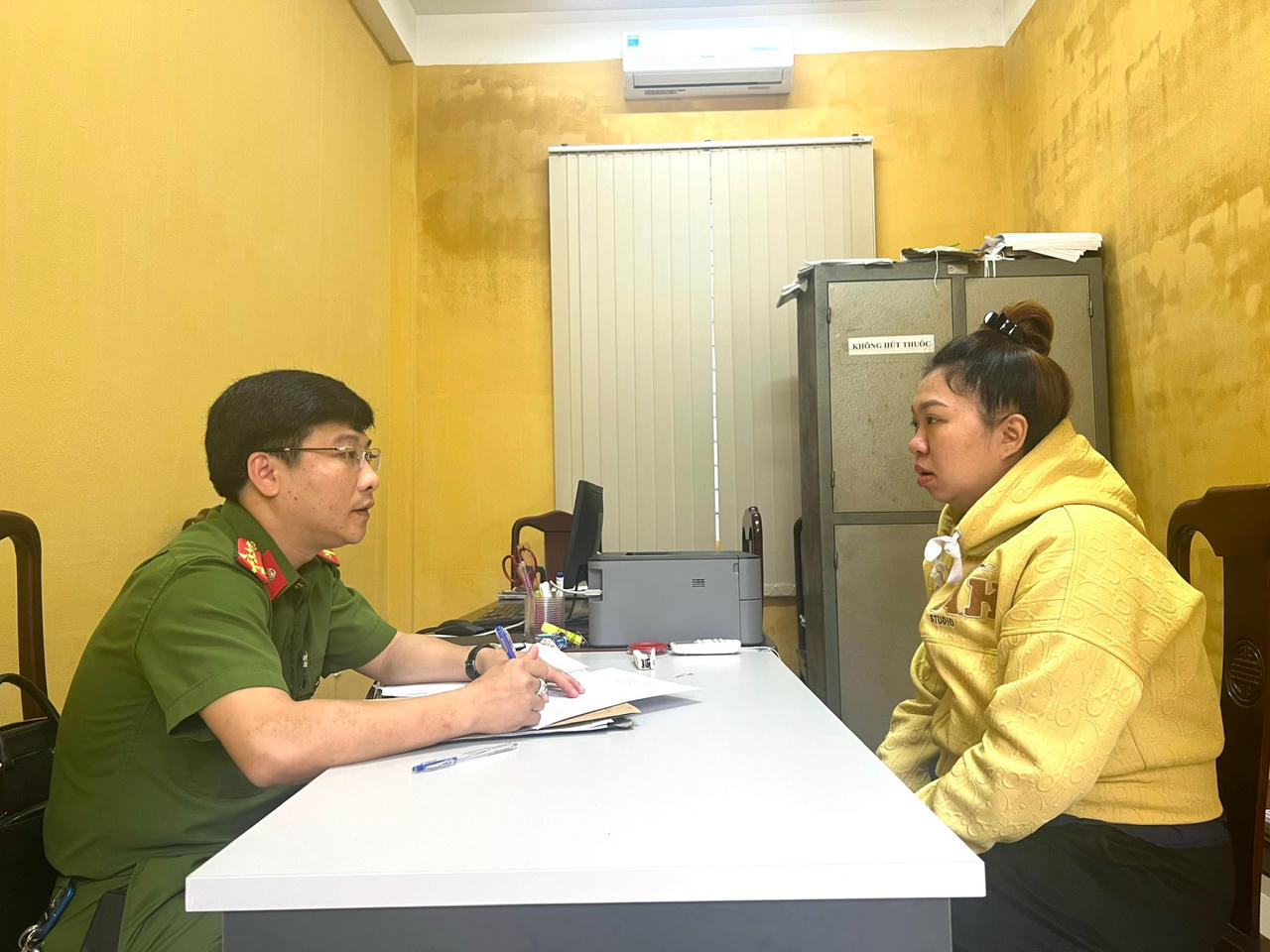 Tin lời thầy bói “online” người phụ nữ mất hàng trăm triệu đồng