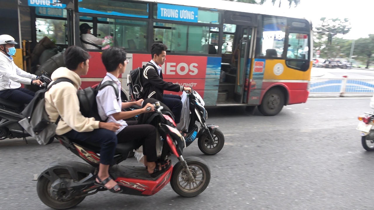 Thừa Thiên Huế xử phạt nghiêm học sinh vi phạm luật giao thông