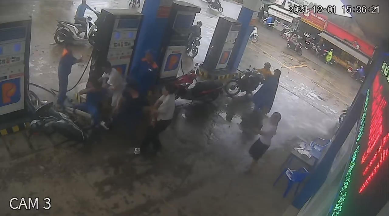 Làm rõ 2 đối tượng côn đồ hành hung nhân viên cây xăng