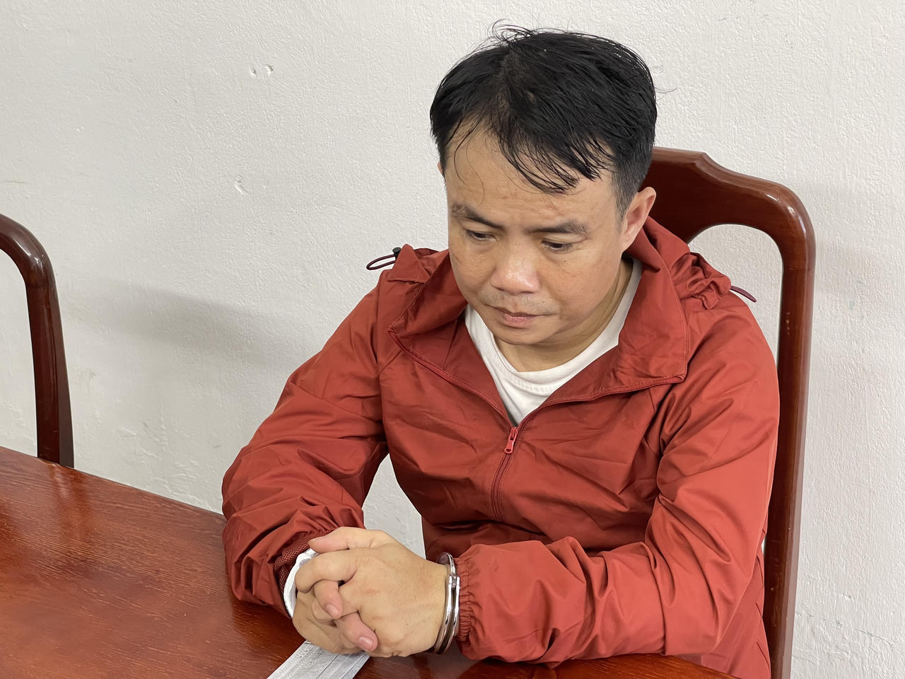 Bắt quả tang hai đối tượng tàng trữ trái phép chất ma túy