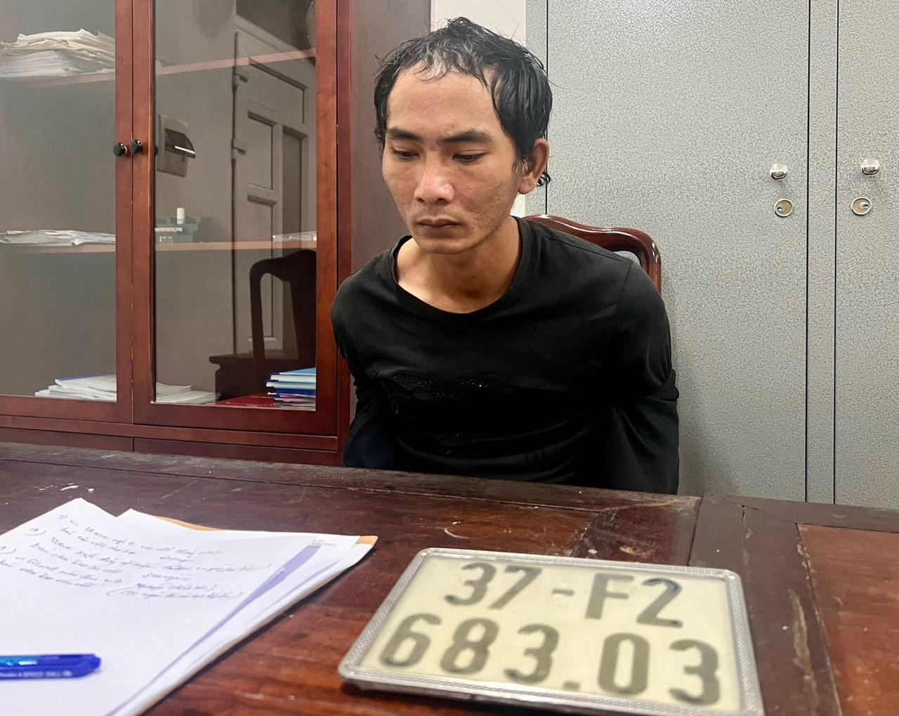 Đang tẩu thoát cùng xe máy trộm cắp thì bị bắt quả tang