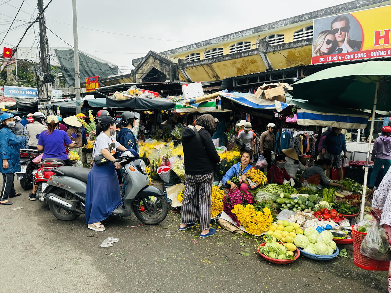 Huế rộn ràng vào xuân