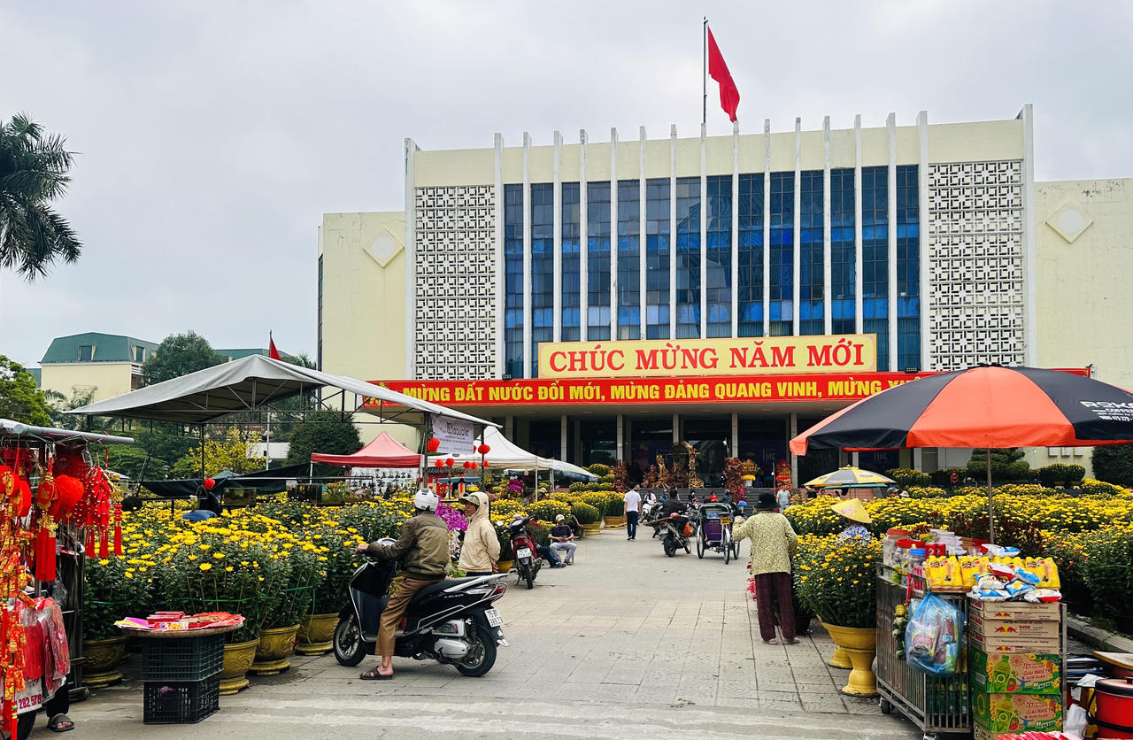 Huế rộn ràng vào xuân