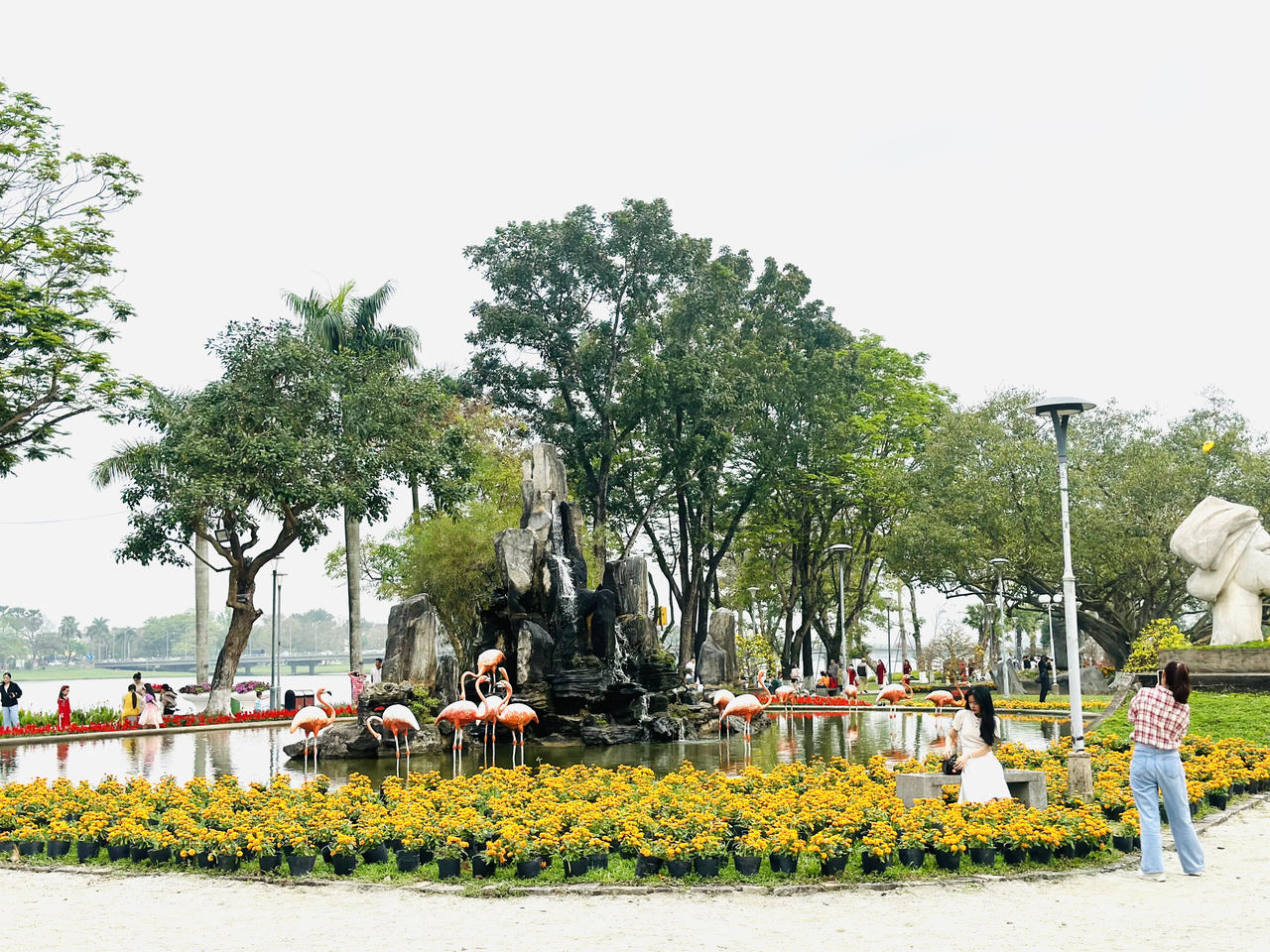 Huế rộn ràng vào xuân