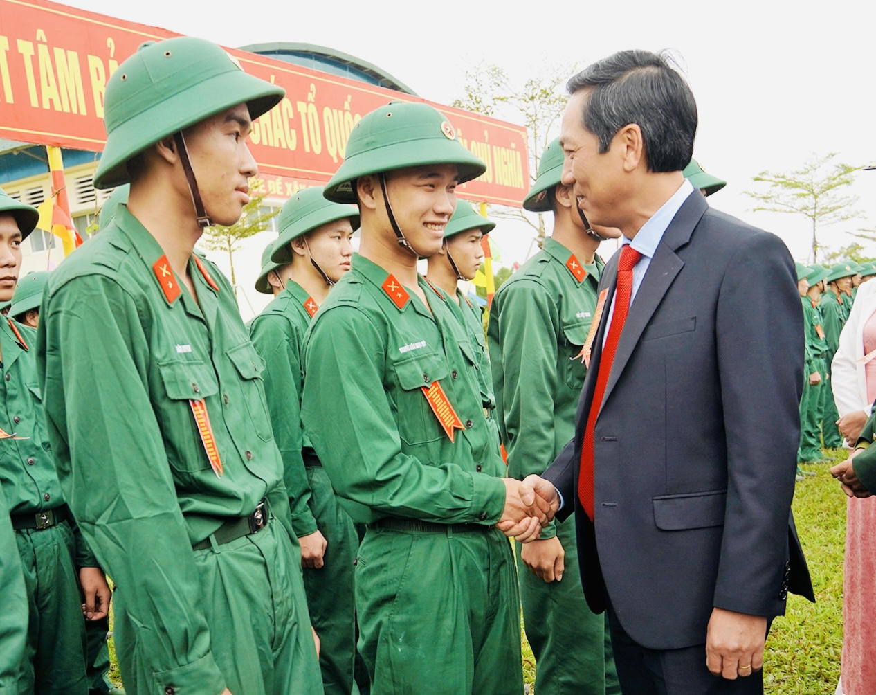 Sôi nổi khí thế ra quân huấn luyện tại Sư đoàn 968