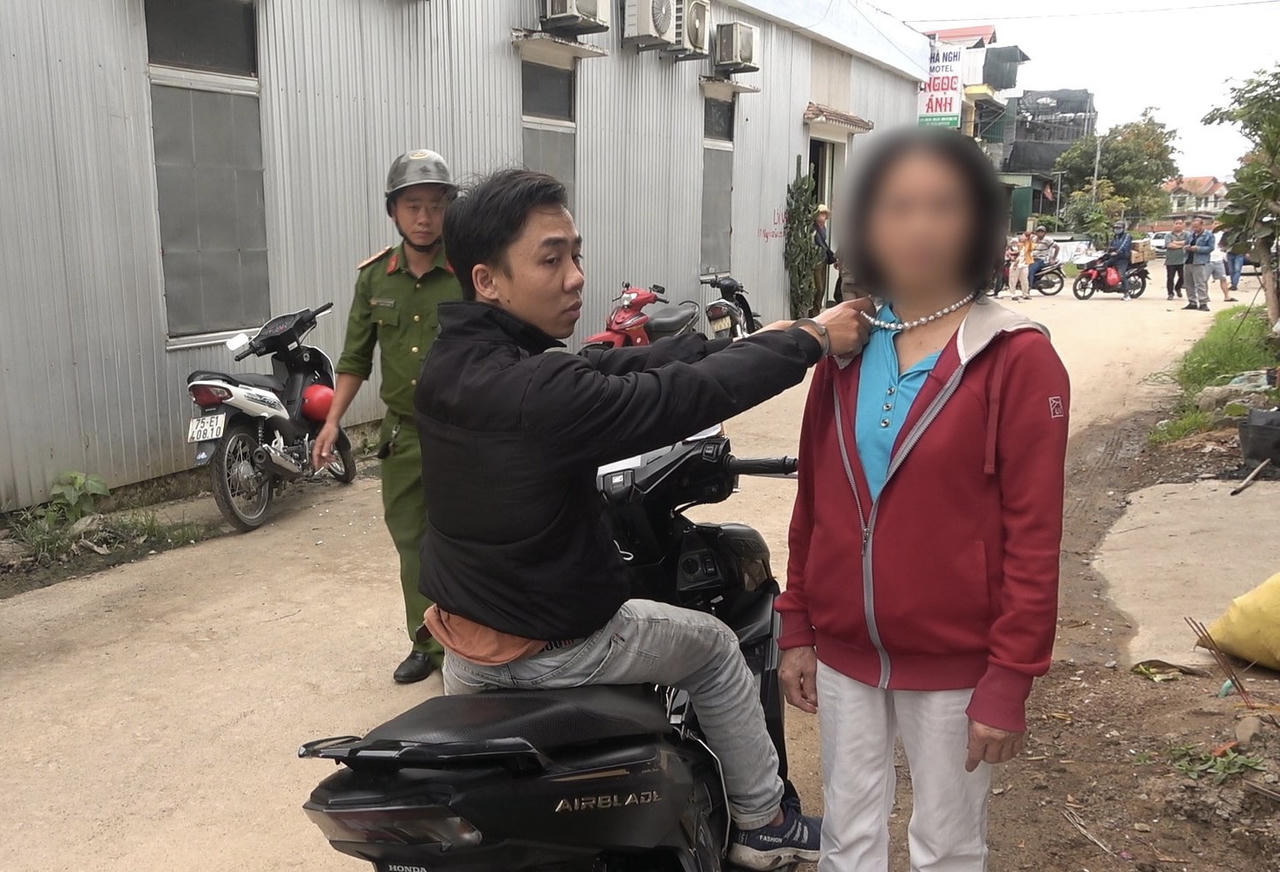 Bắt đối tượng gây ra nhiều vụ trộm cắp và cướp giật tài sản ở TP Huế