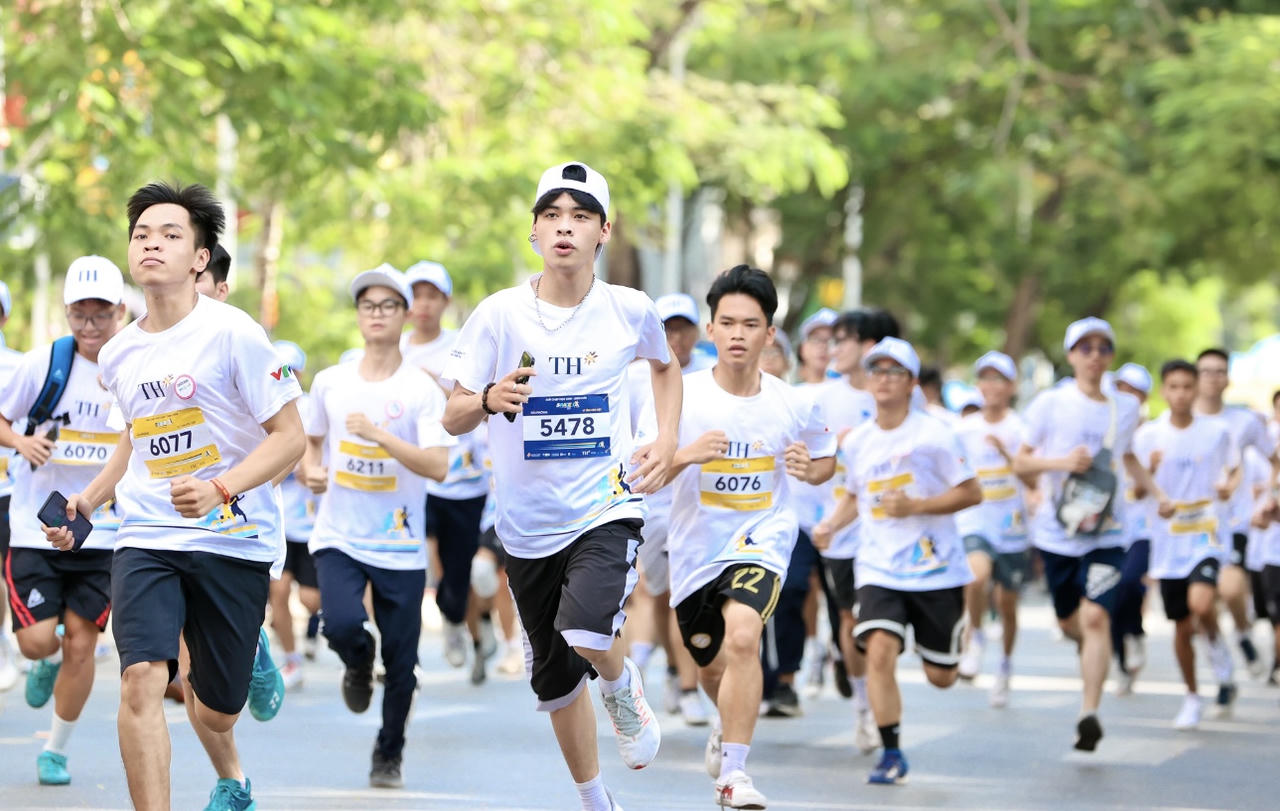 Khởi động giải chạy dành cho học sinh - sinh viên S-RACE 2024