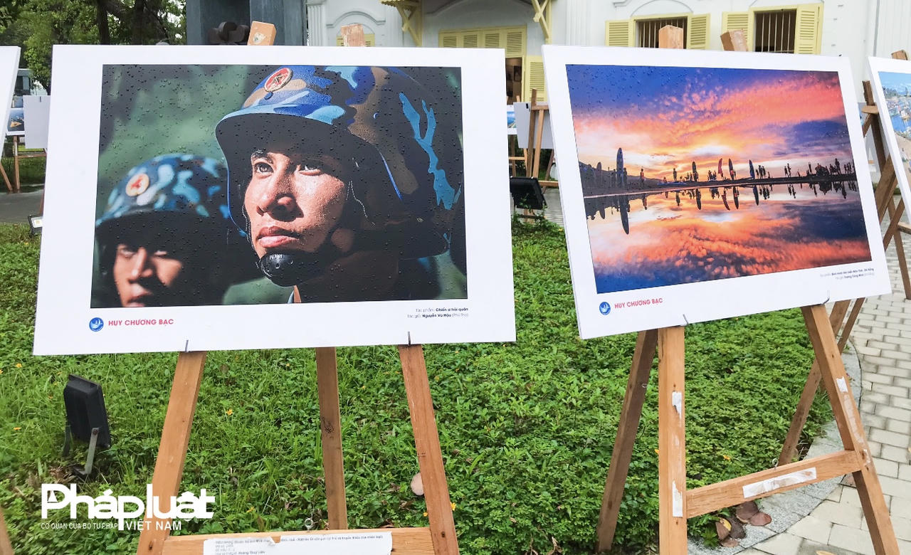 Khai mạc Triển lãm ảnh “Tổ quốc bên bờ sóng”