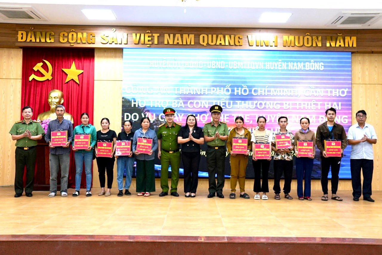 Nhiều hoạt động ý nghĩa của Công an TP Hồ Chí Minh và TP Cần Thơ tại Thừa Thiên Huế