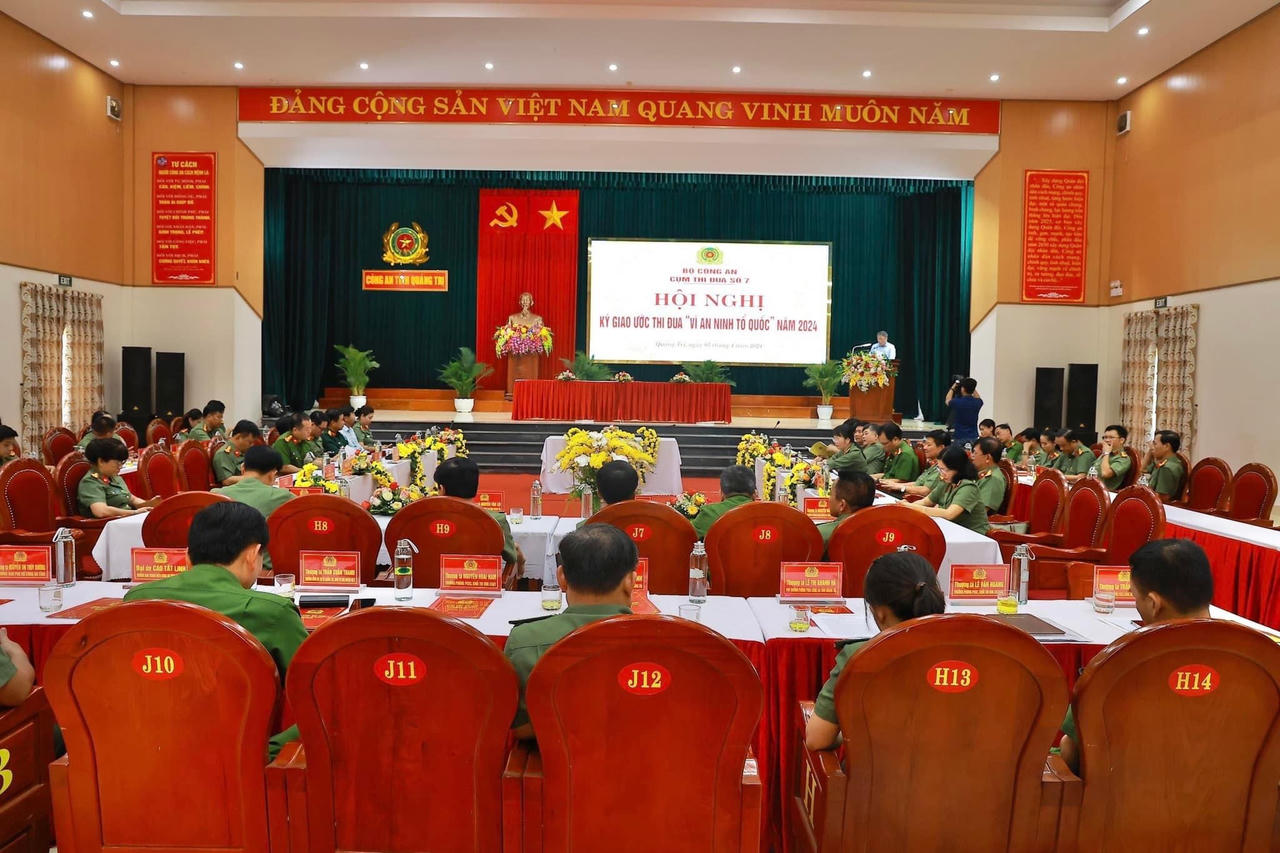 Công an 5 tỉnh miền Trung ký kết giao ước thi đua năm 2024