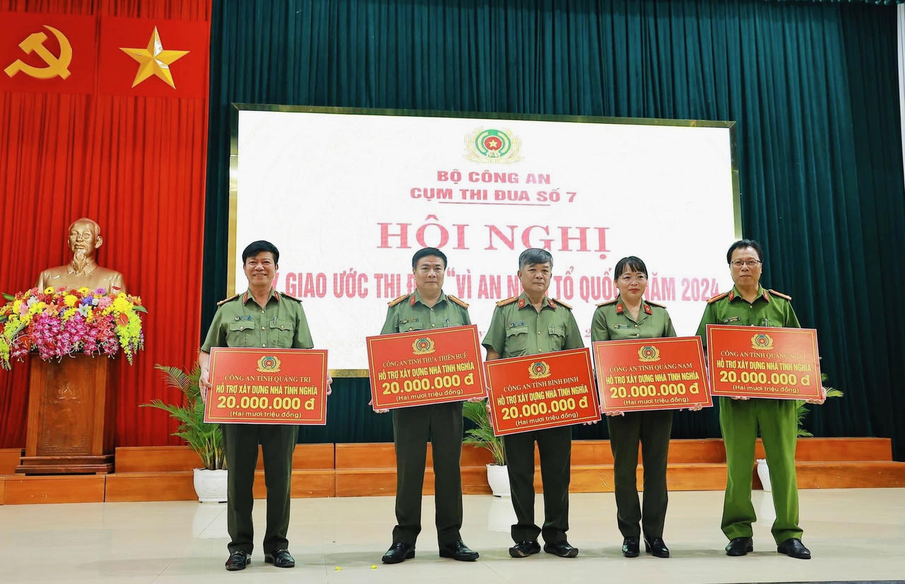 Công an 5 tỉnh miền Trung ký kết giao ước thi đua năm 2024