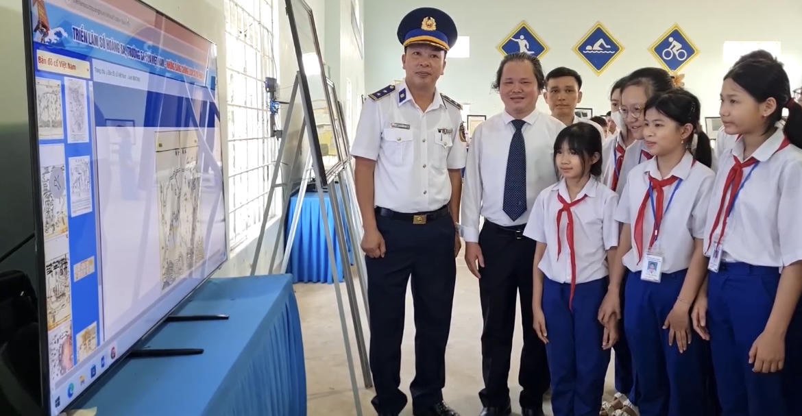 Triển lãm số 'Hoàng Sa, Trường Sa của Việt Nam - Những bằng chứng lịch sử và pháp lý' tại Quảng Trị