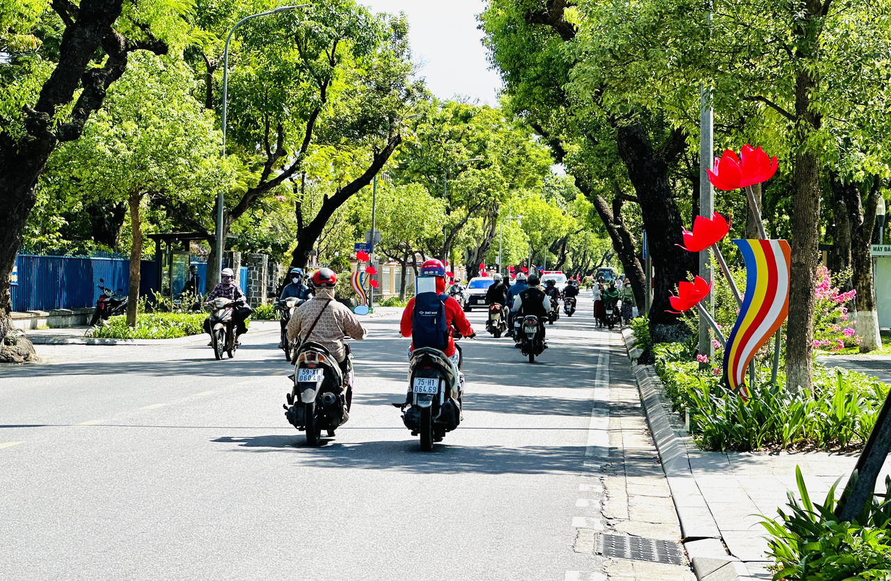 Cố đô Huế rực rỡ cờ hoa đón mừng lễ Phật đản