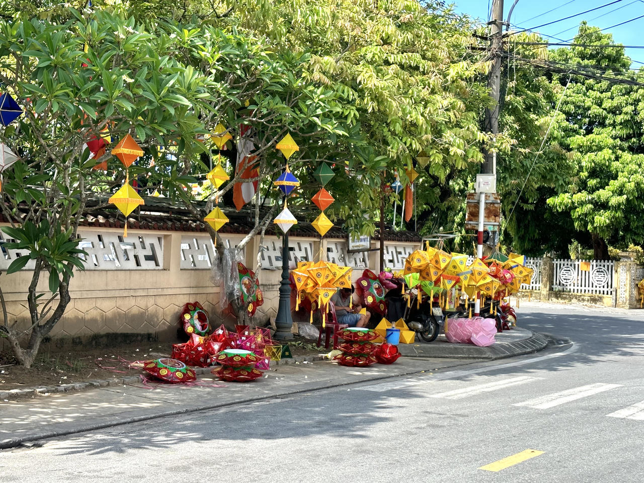 Cố đô Huế rực rỡ cờ hoa đón mừng lễ Phật đản