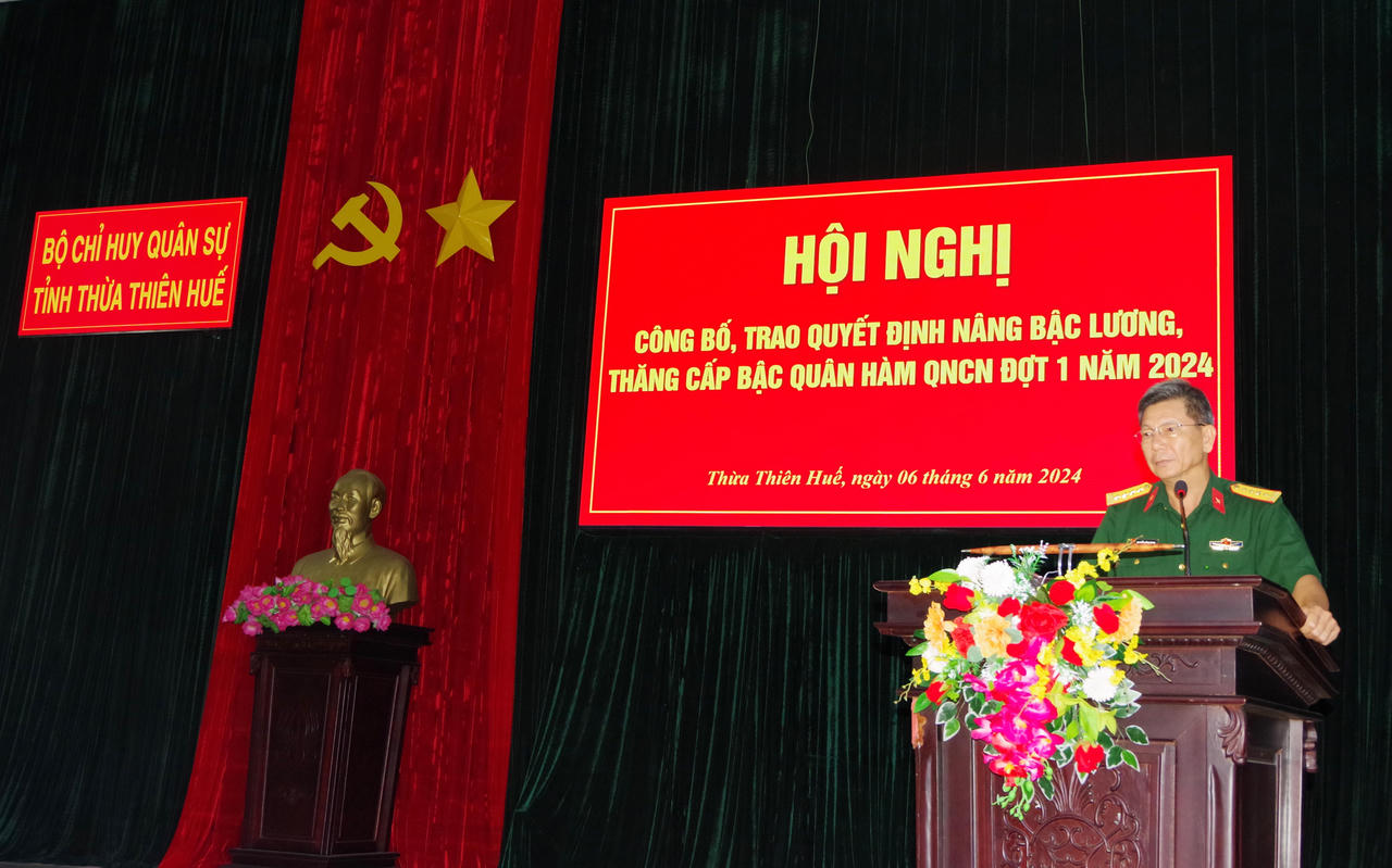 Thăng quân hàm, nâng lương cho 171 quân nhân chuyên nghiệp ở Thừa Thiên Huế