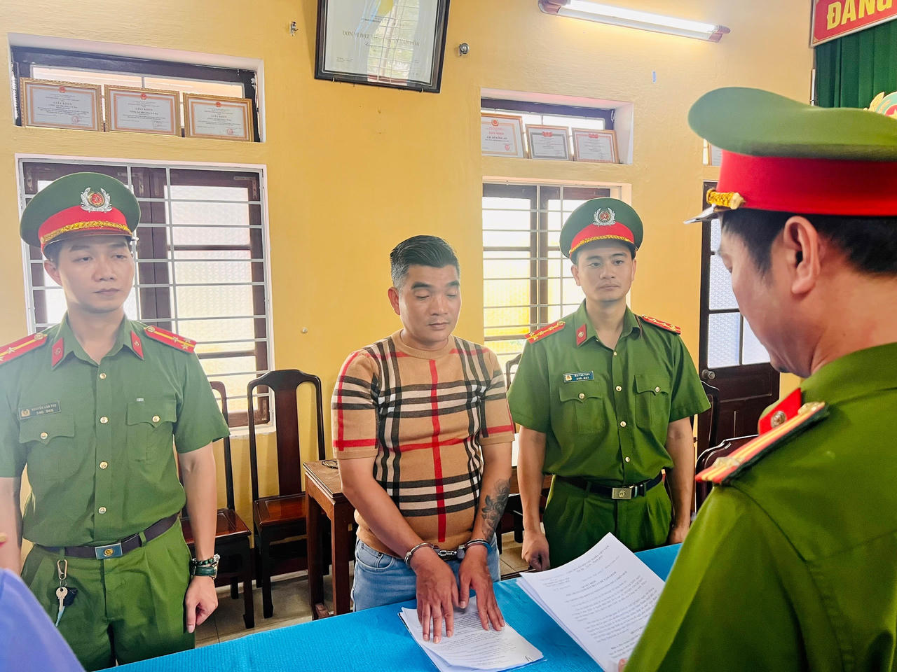 Khởi tố 2 đối tượng lừa đảo chiếm đoạt gần 1,2 tỷ đồng