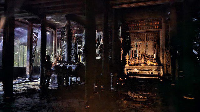 Cháy dữ dội chùa Thuyền Lâm trong đêm